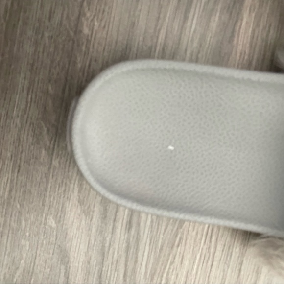 Authentic UGG fur summer slipper size 6 grey - Picture 3 of 5